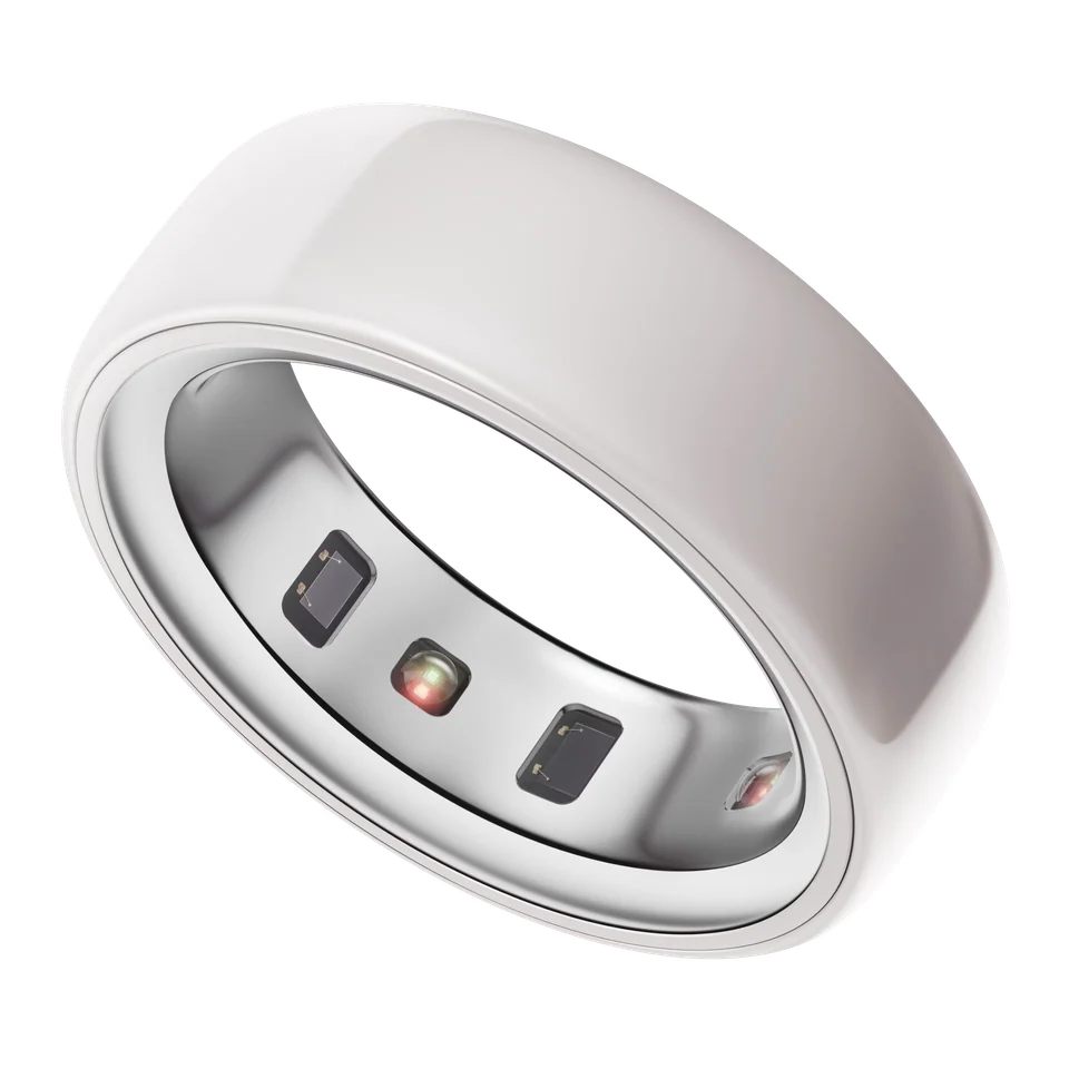 Oura Ring 4 Ceramic in Cloud finish